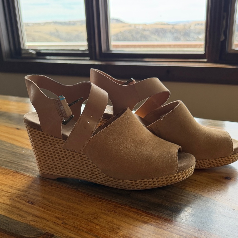 Toms Tan Wedge Sandals
